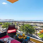 2m Parque La Reina Elegant View