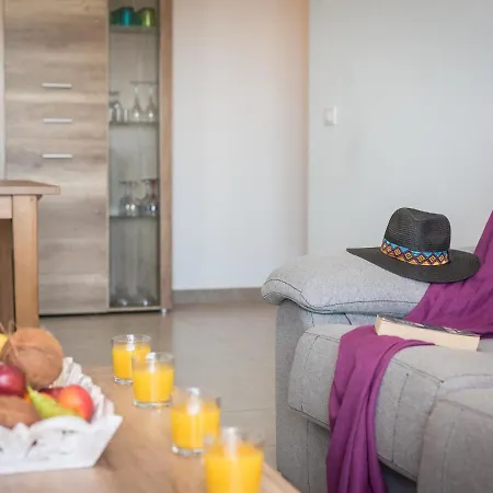 Apartment 2m Parque La Reina Elegant View