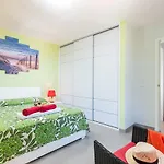2m Parque La Reina Elegant View 公寓 *