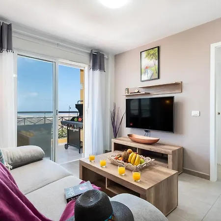 2m Parque La Reina Elegant View Apartment Arona (Tenerife)