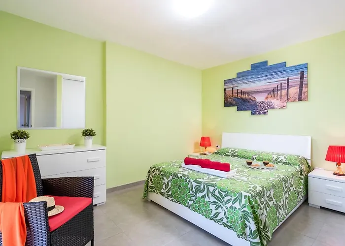 2m Parque La Reina Elegant View Apartment *