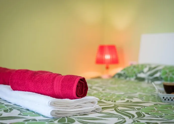 2m Parque La Reina Elegant View ארונה