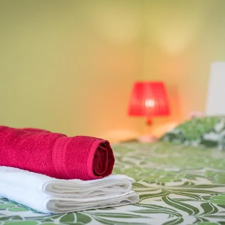 2m Parque La Reina Elegant View ארונה